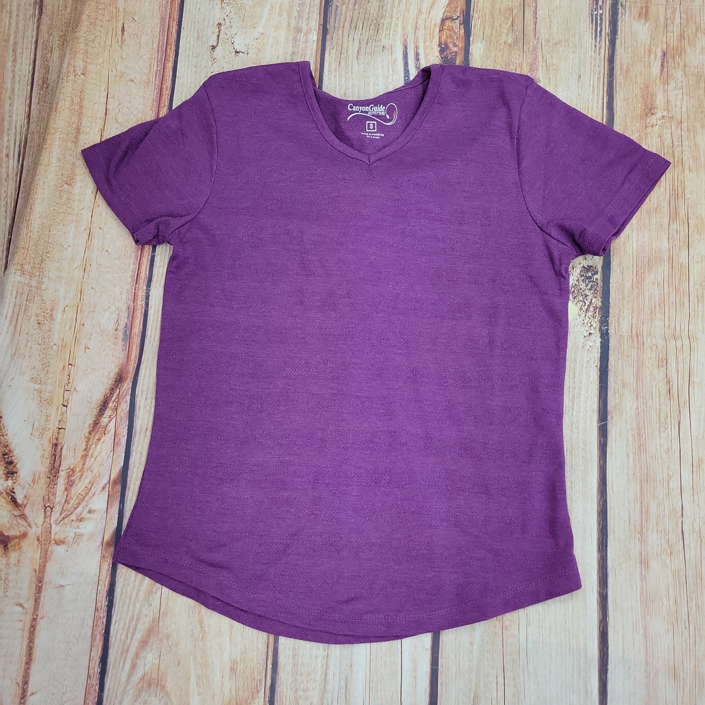 CLEARANCE CANYON GUIDE GLENDA VNECK TEXTURED TEE 30216