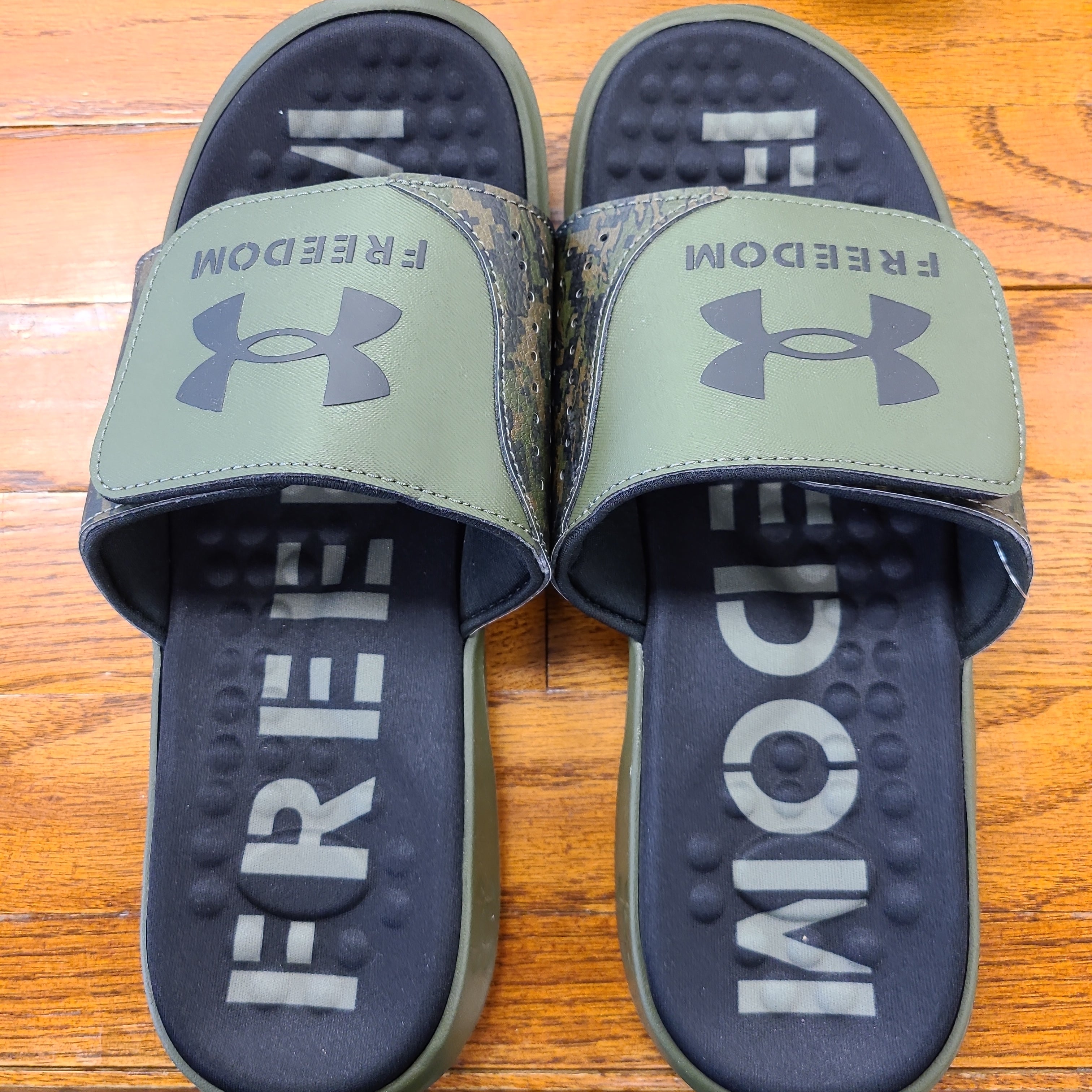 Under Armour Ignite Freedom 7 Slides Under Armour Boys main image 2