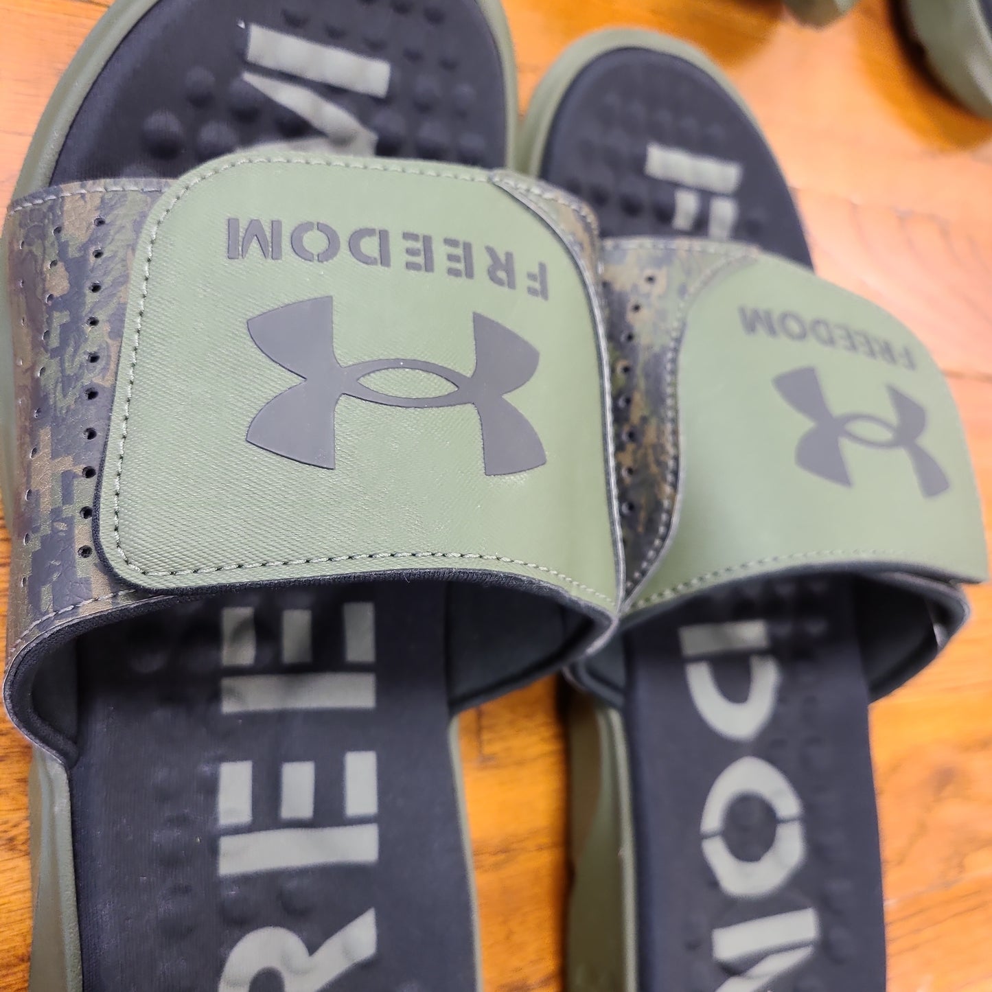 Under Armour M Ignite 7 Freedom Slide Army Green Men