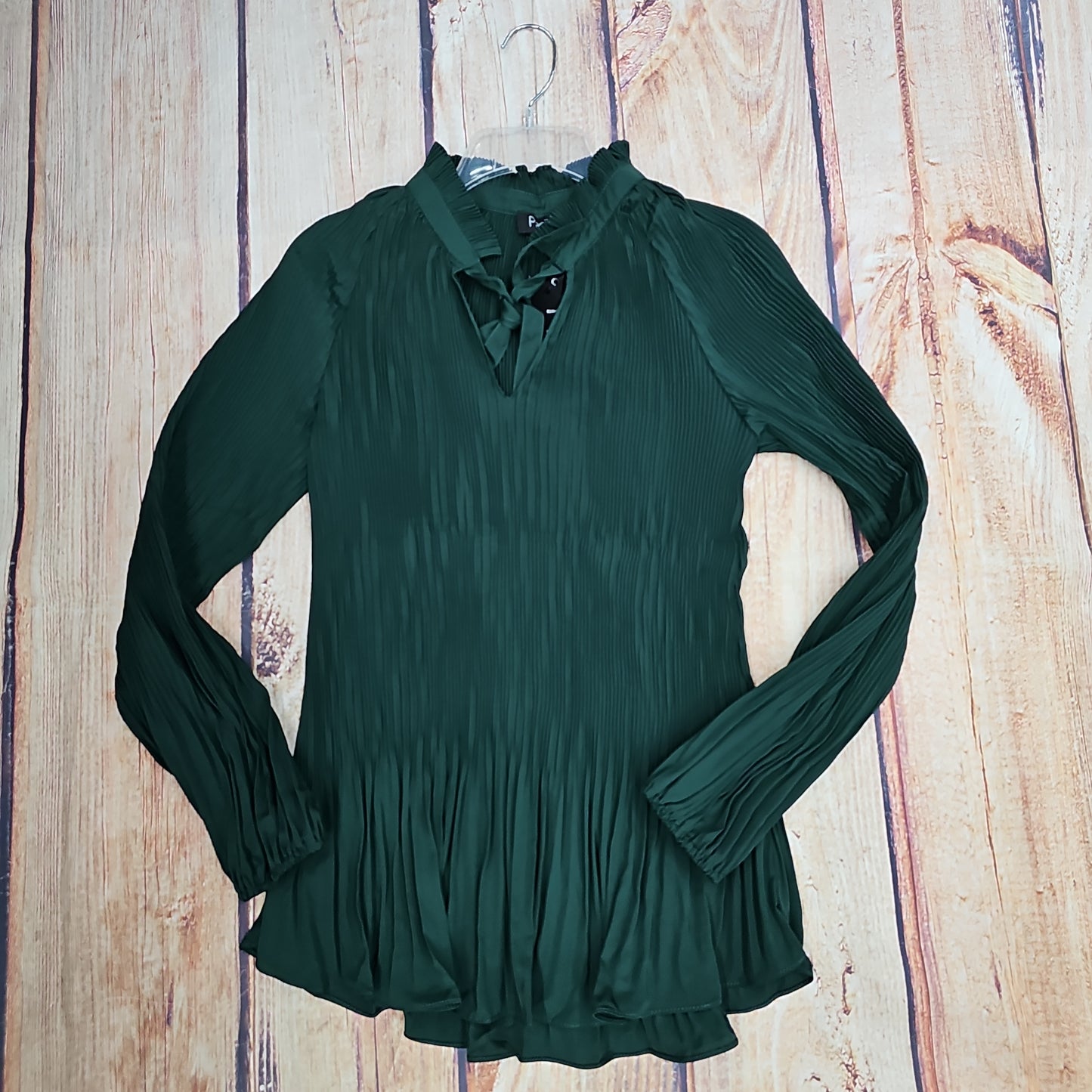 PAPILLON EMERALD PLEATED BLOUSE WITH NECK TIE