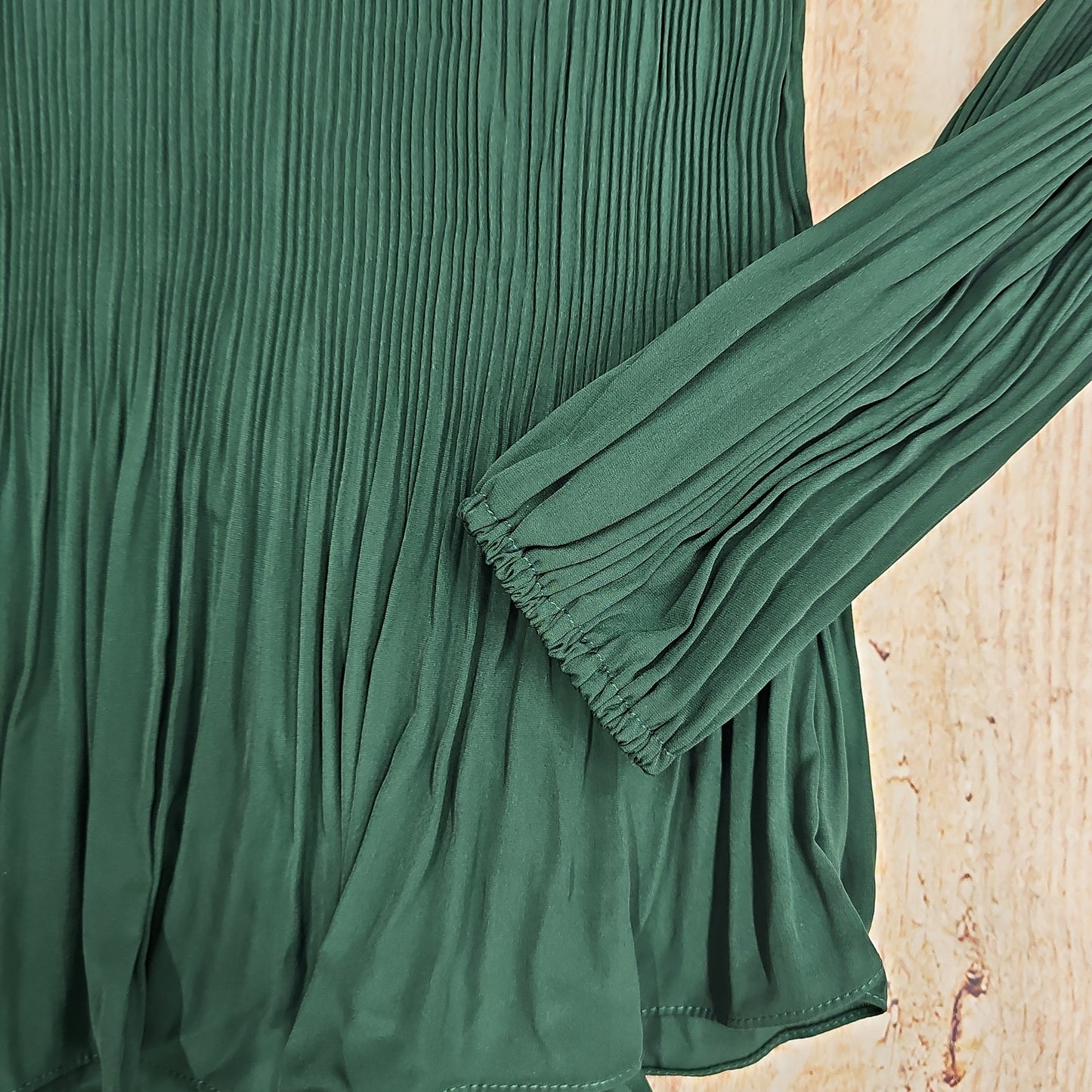 PAPILLON EMERALD PLEATED BLOUSE WITH NECK TIE