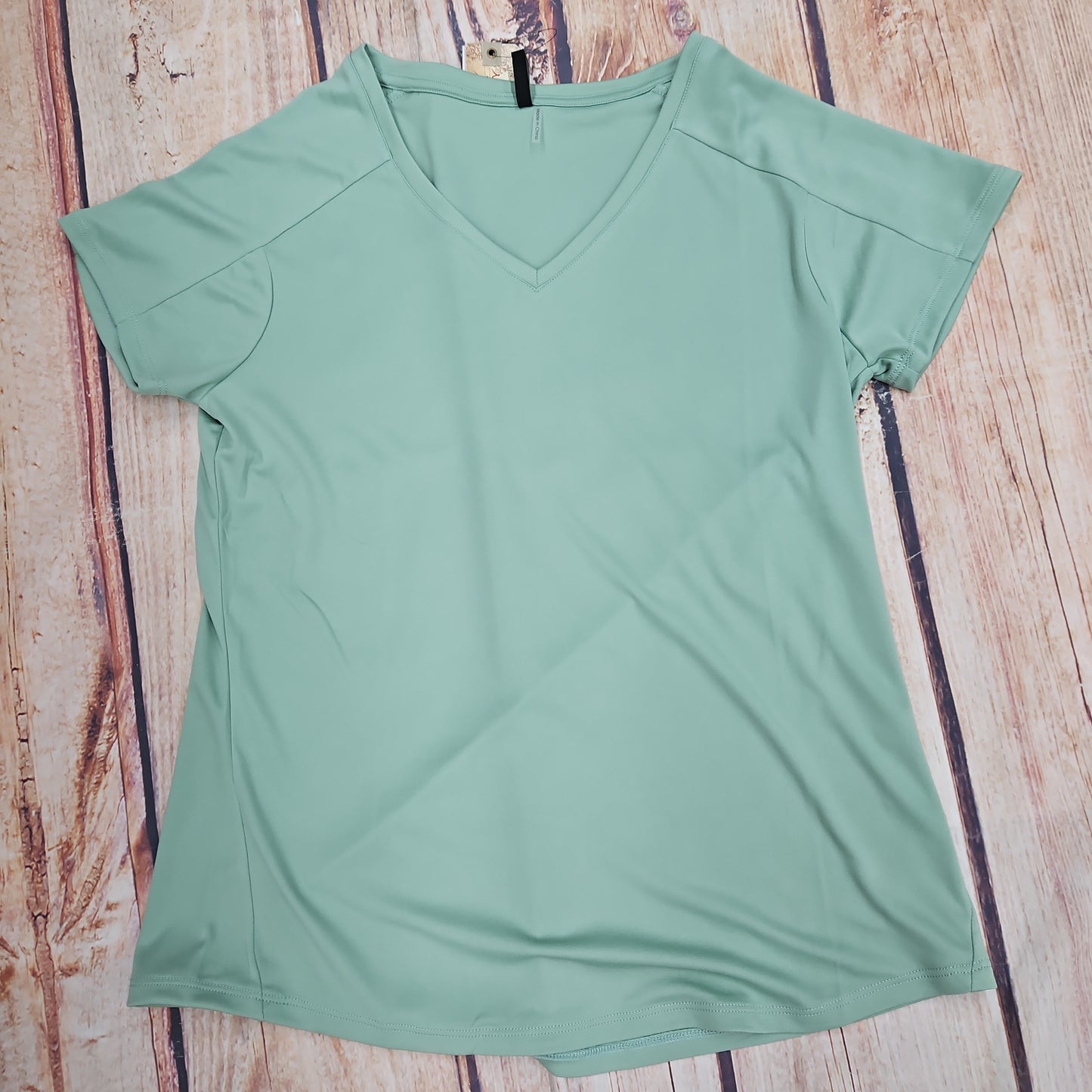 NORTH RIVER MINT V NECK TEE