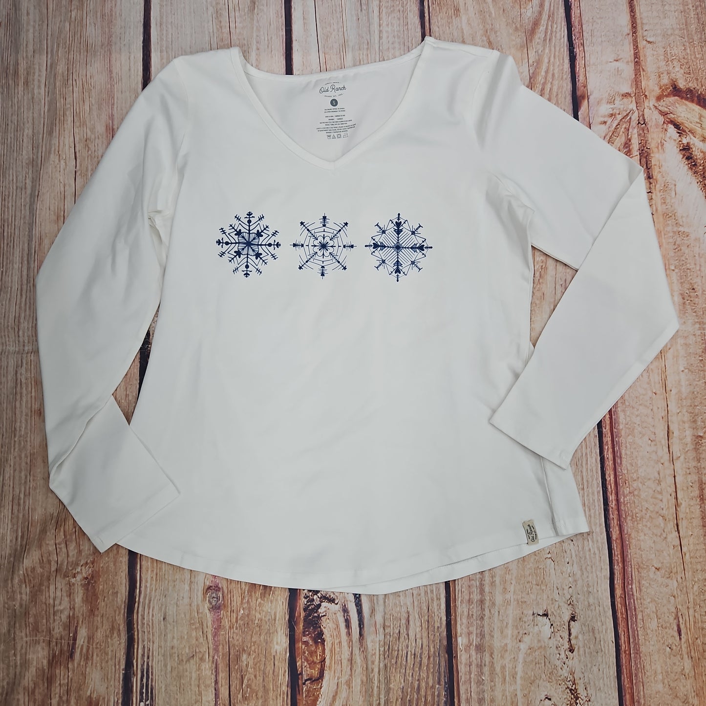 OLD RANCH WHITE SNOWFLAKE LS PJ TOP