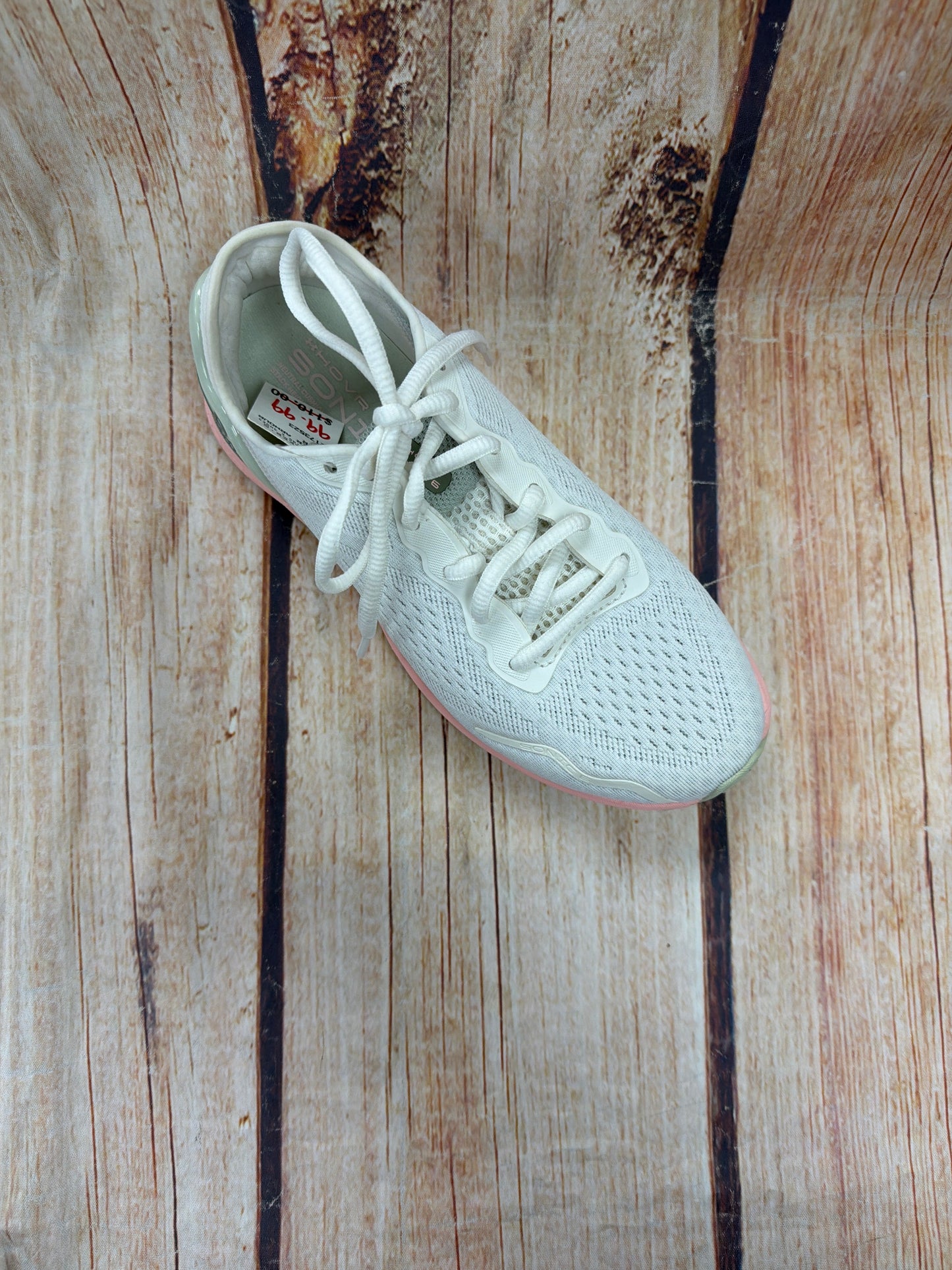 CLEARANCE Under Armour 3026128-103 W HOVR Sonic 6 Women