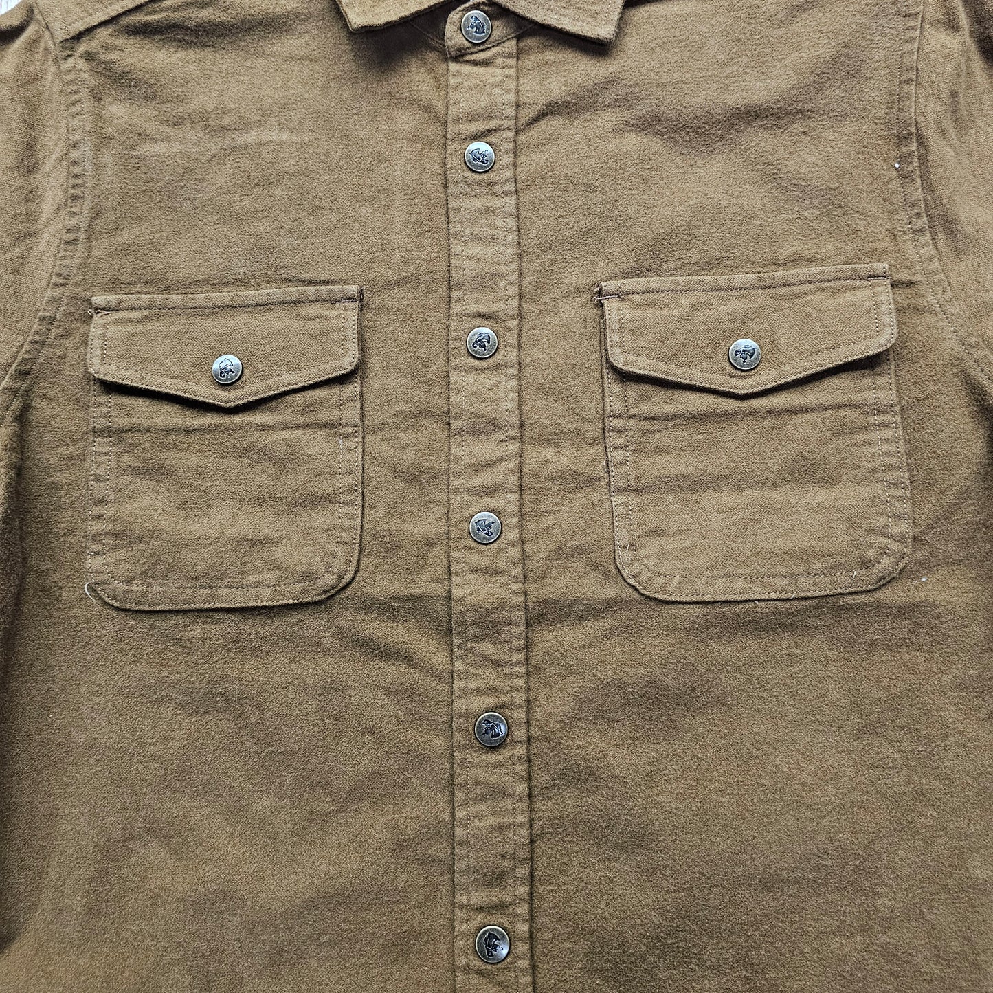 NORTH RIVER MEN'S SOLID SUEDED COTTON LONG SLEEVE BUTTON UP SHIRT NRM8057