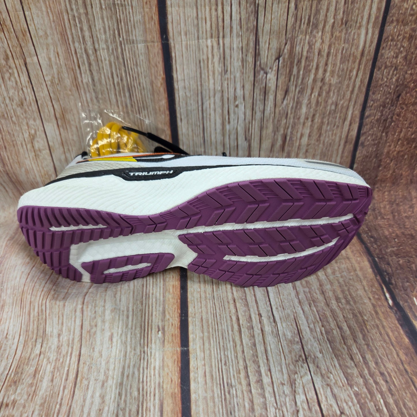 CLEARANCE Saucony S10678-40 Triumph 19 Check White/Black/Yellow/Orange Women's #43