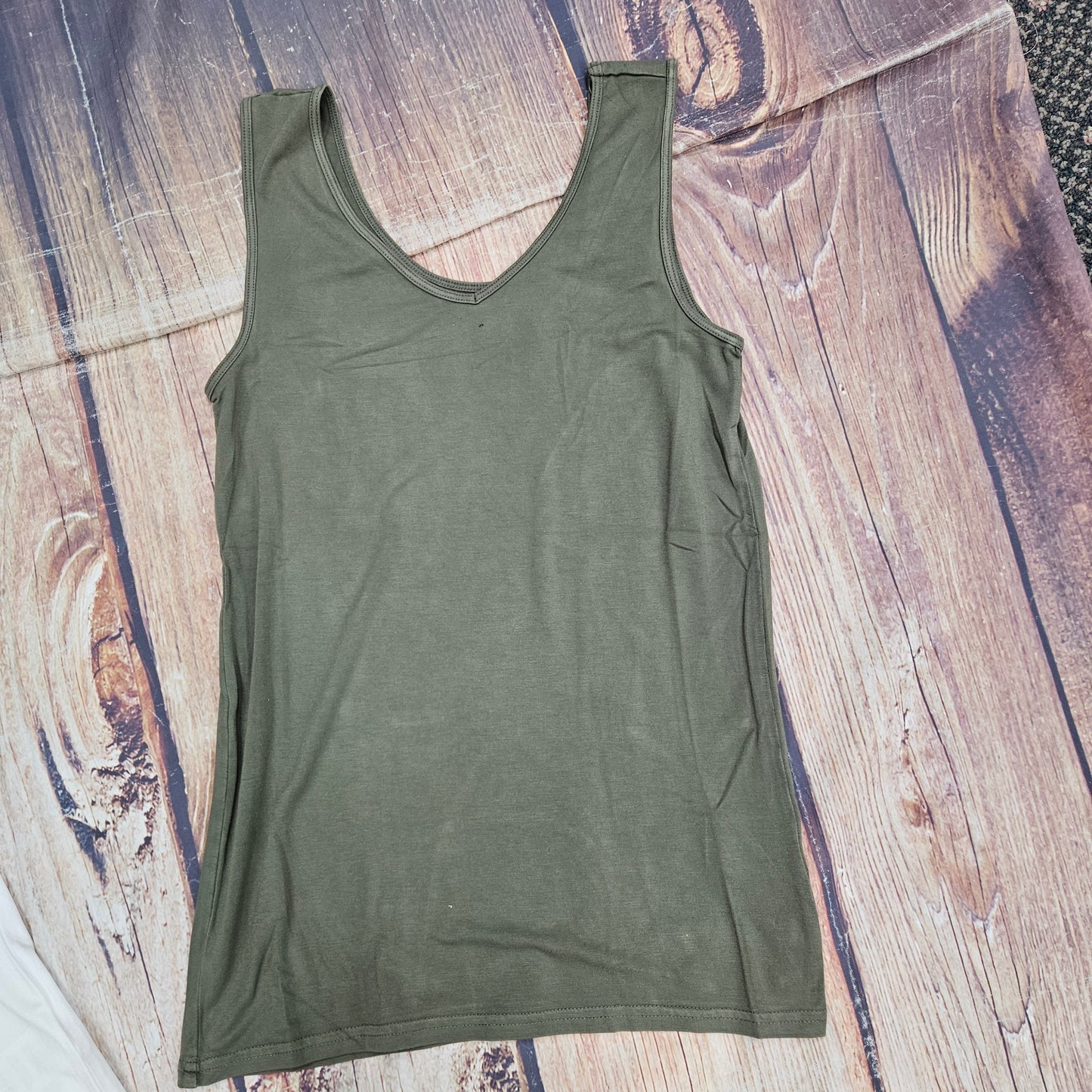 PAPILLON LAYERING V NECK BAMBOO TOP PT1007