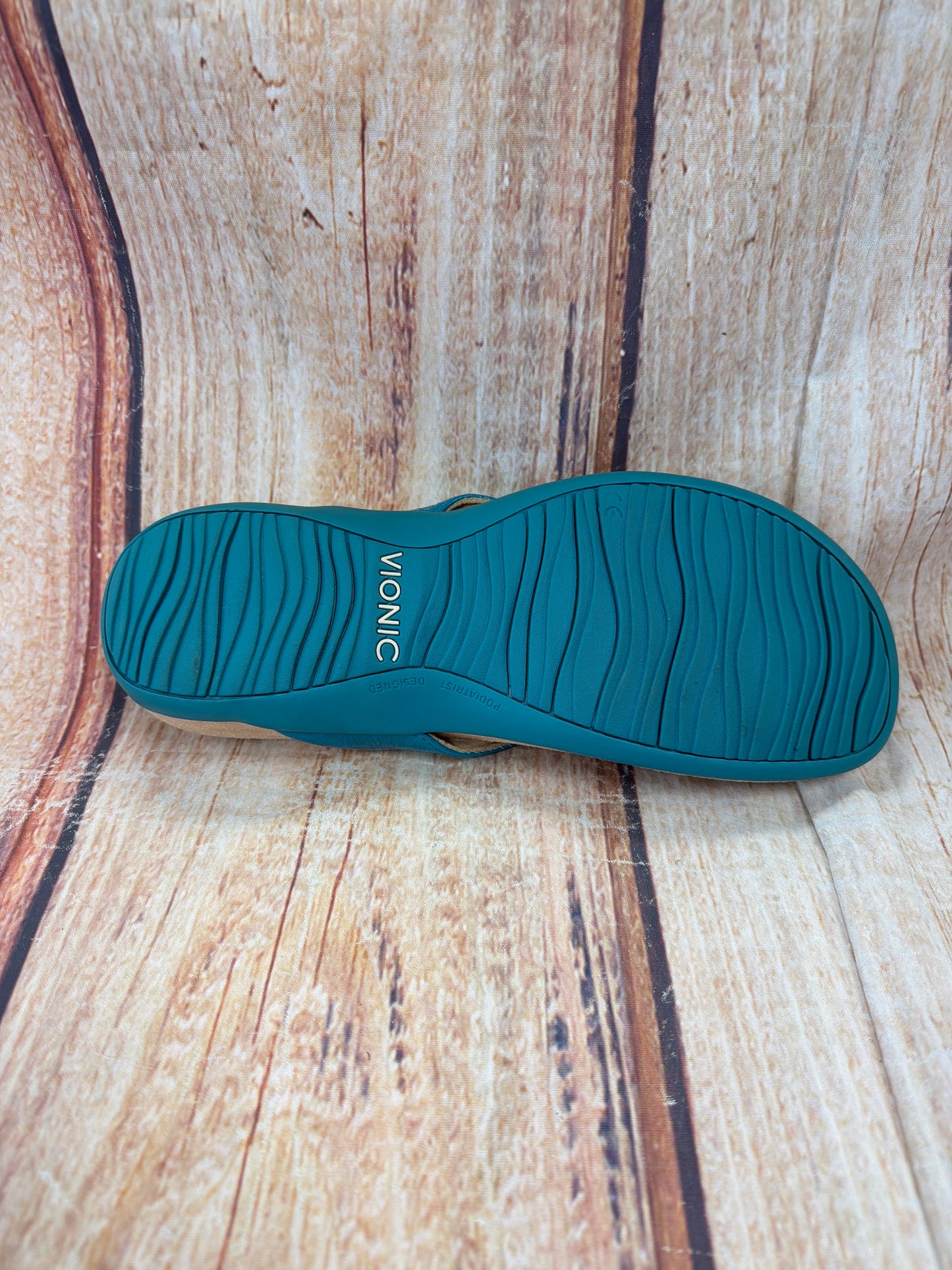 CLEARANCE Vionic Dillon Crinkle Patent Lake Blue #8