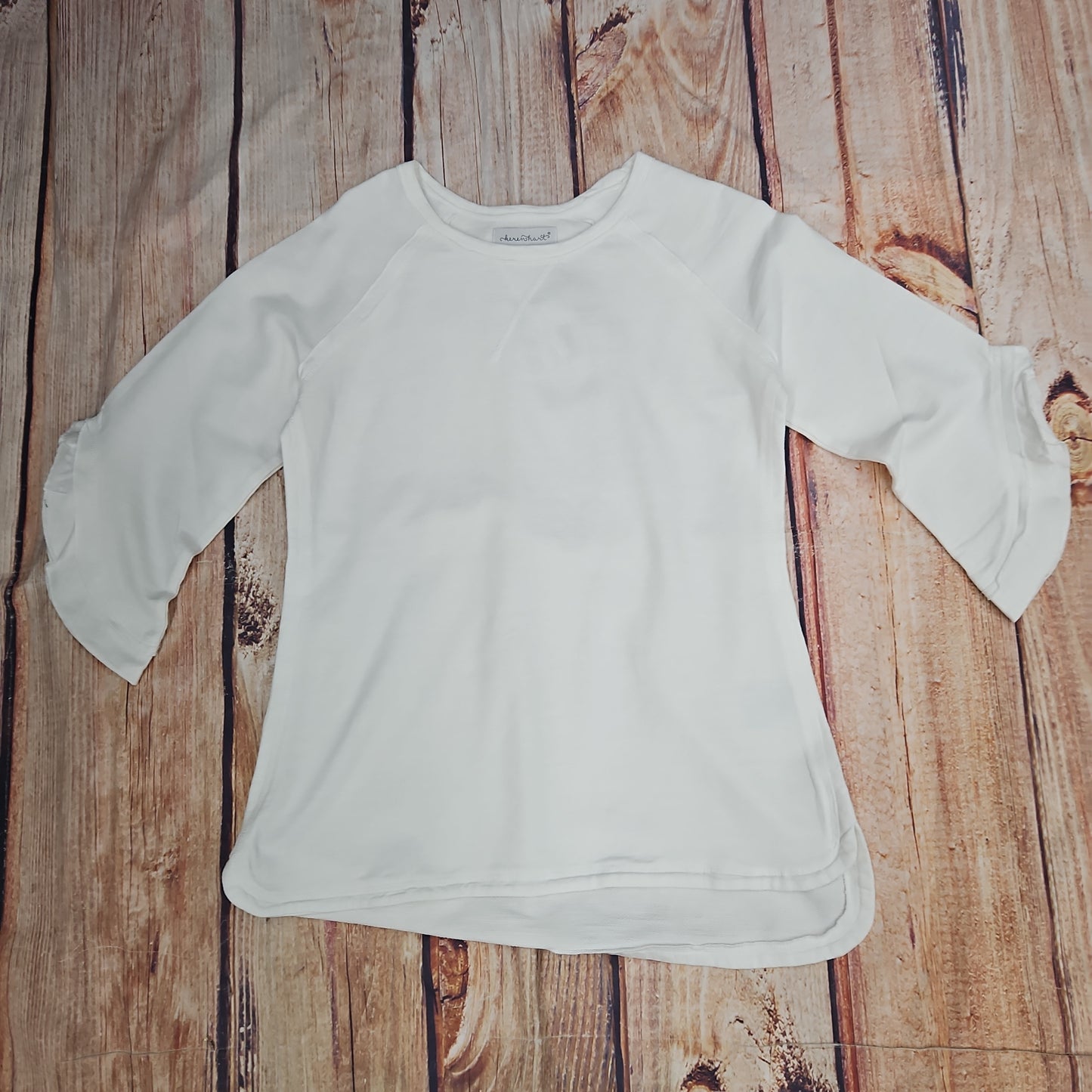 KEREN HART WHITE CREW KNIT TOP WITH RUFFLE SLEEVE