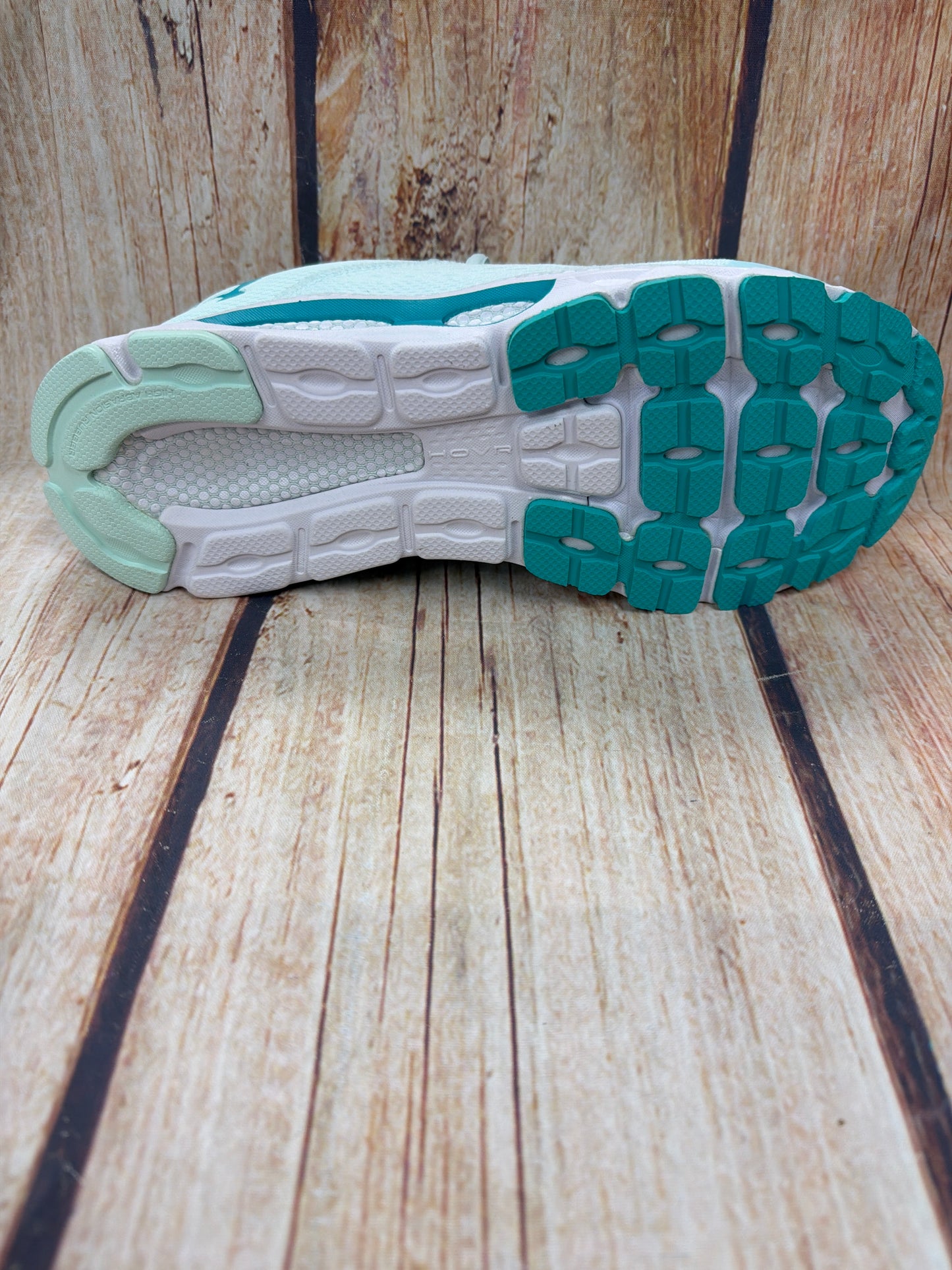 CLEARANCE Under Armour 3023556-302 HOVR™ Infinite 3 Mint Green Women
