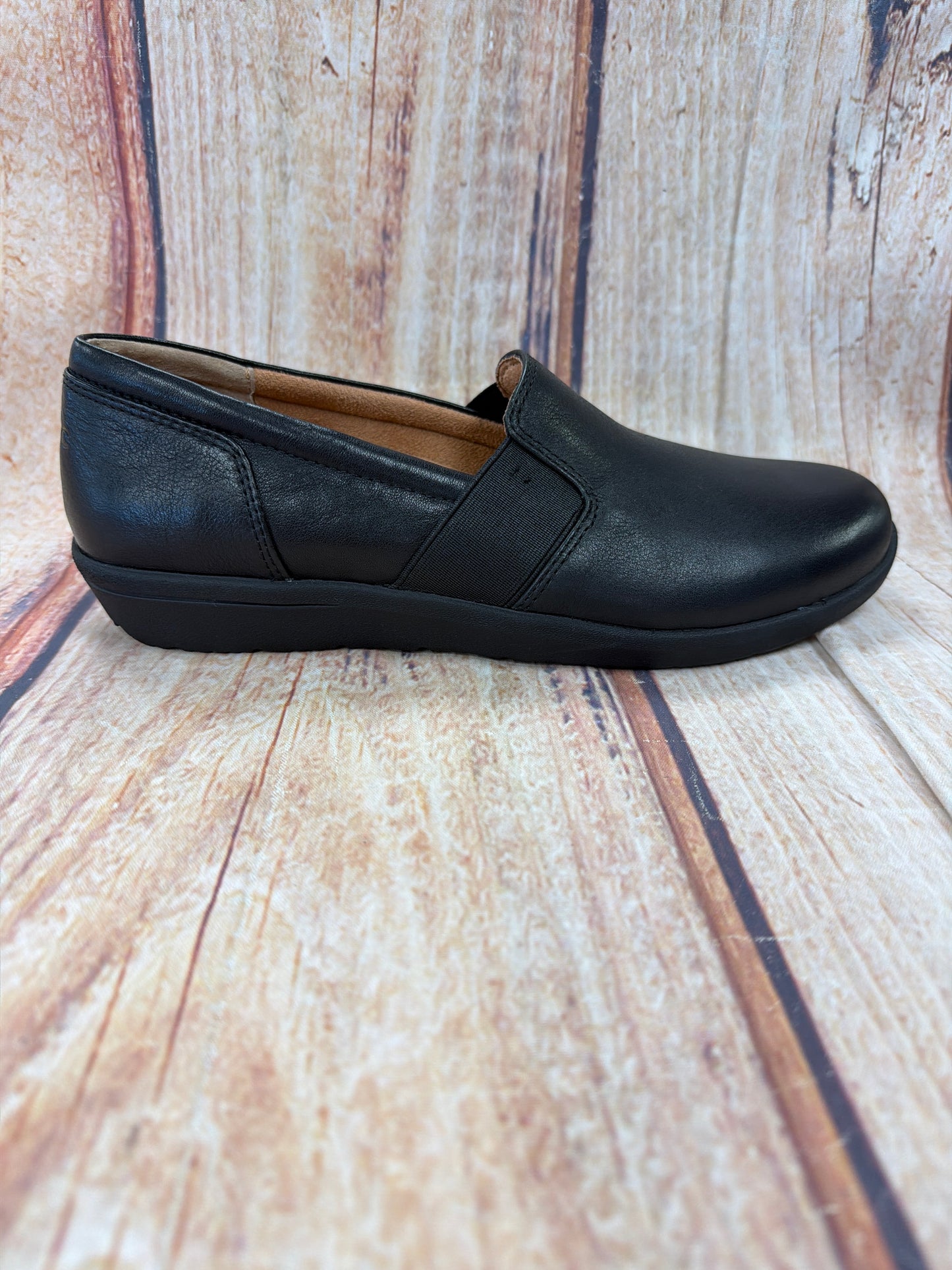 CLEARANCE Vionic Magnolia Gianna Black Leather