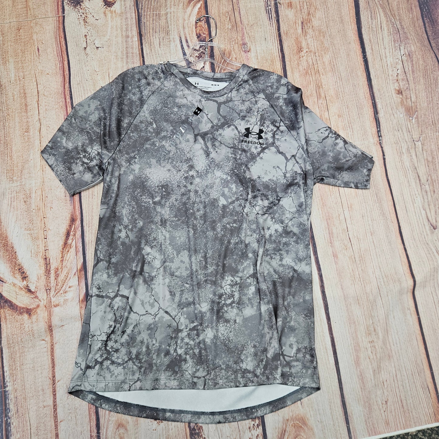 UA FREEDOM TECH CAMO SS GRY-1382938