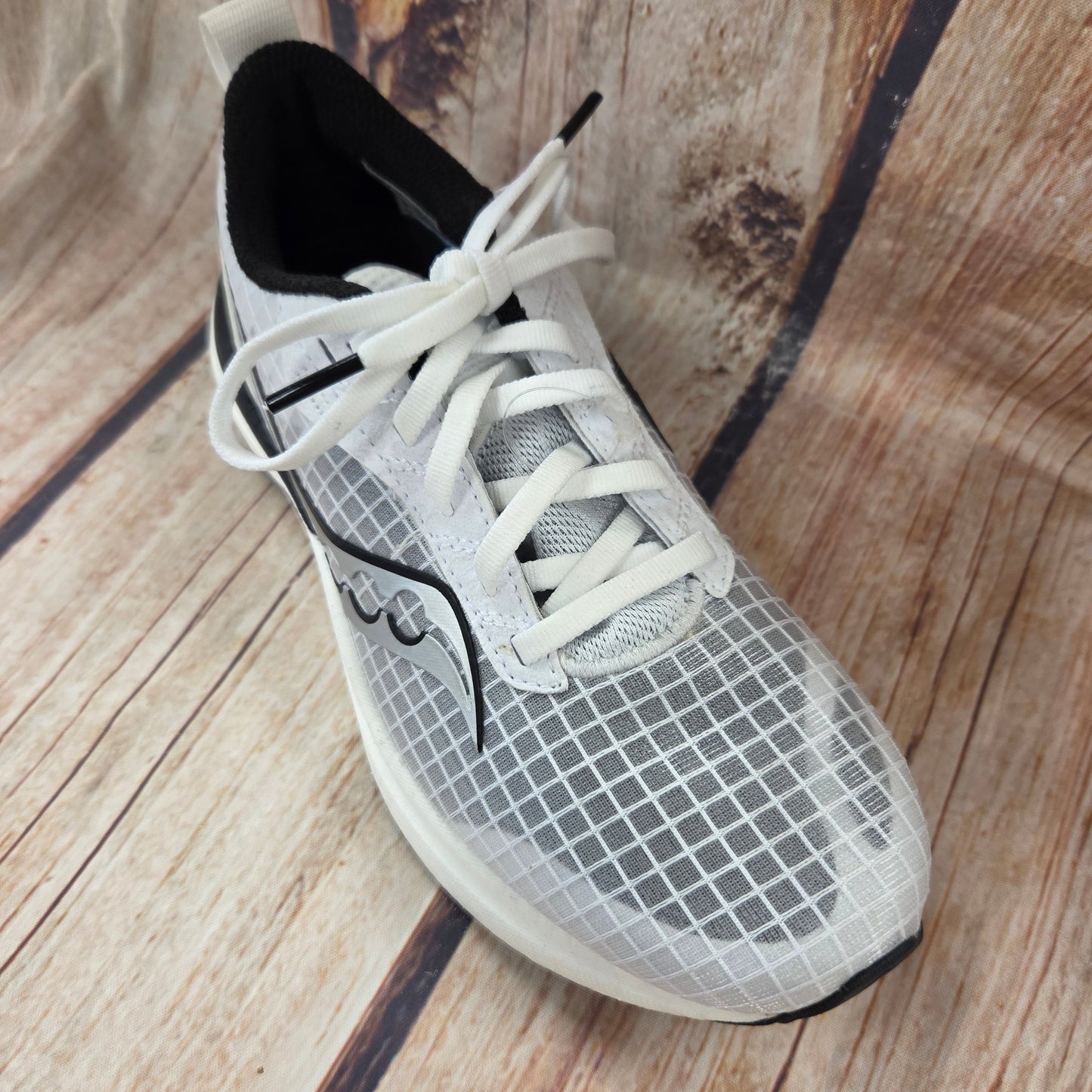 CLEARANCE Saucony S10820-11 Freedom Crossport White/Silver/Black Women