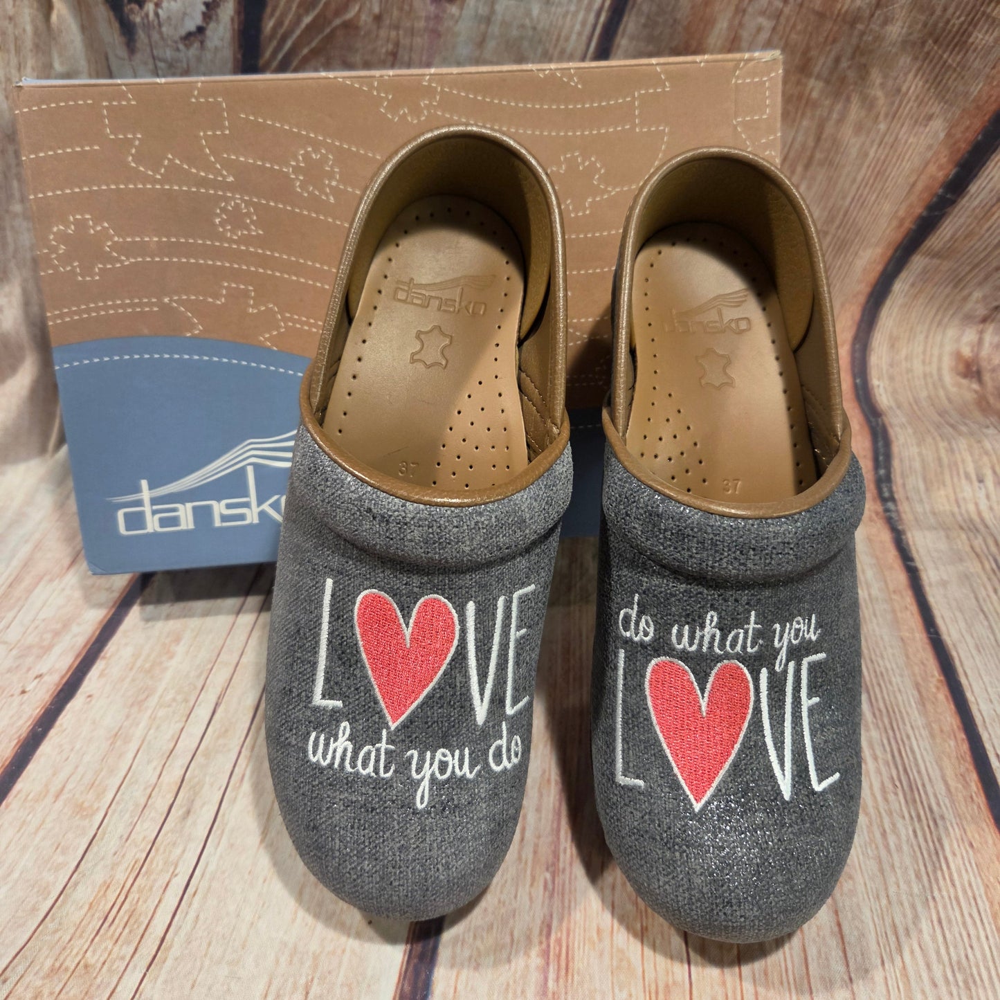CLEARANCE Dansko 411-901212 Grey Love What You Do Klog