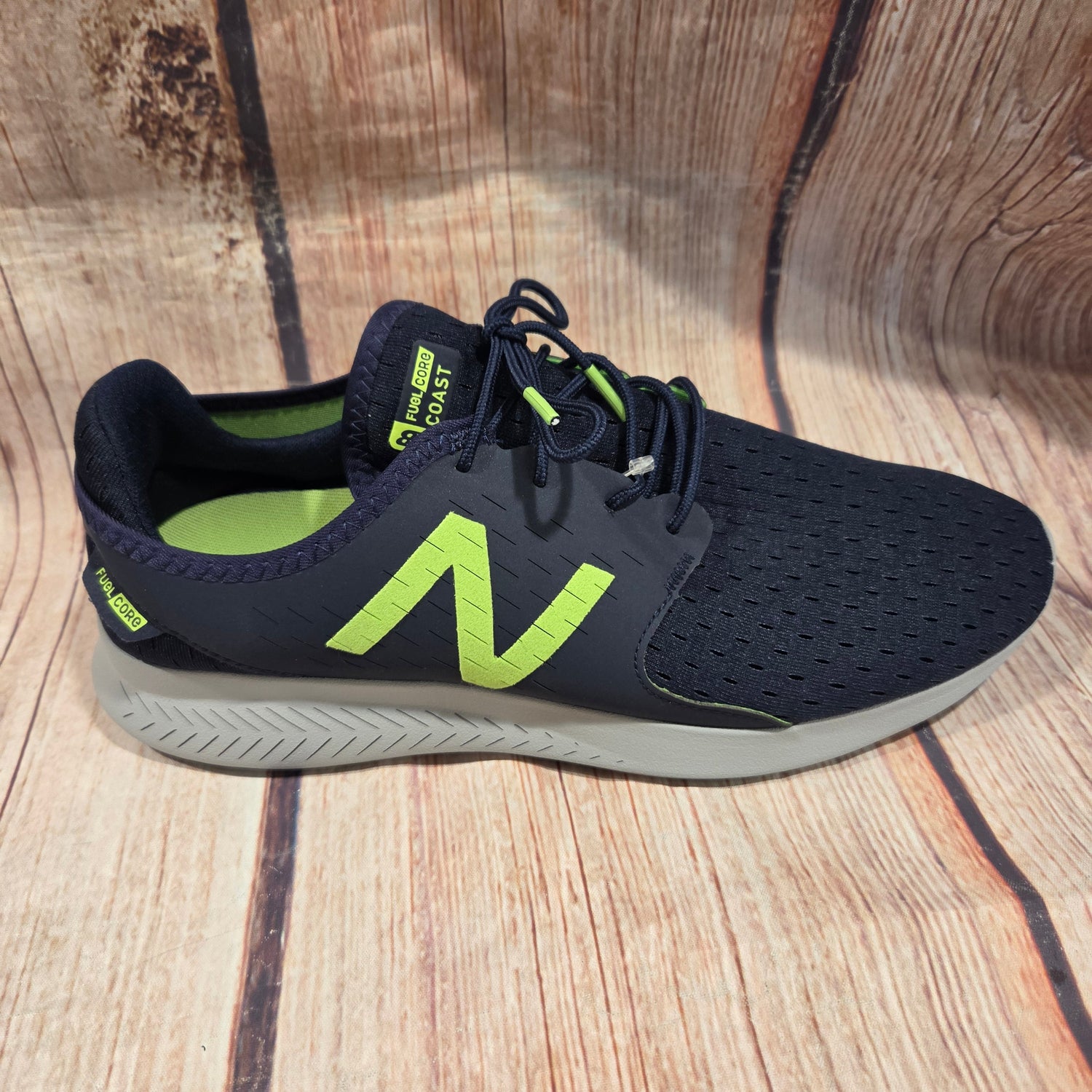 NEW BALANCE SHOES