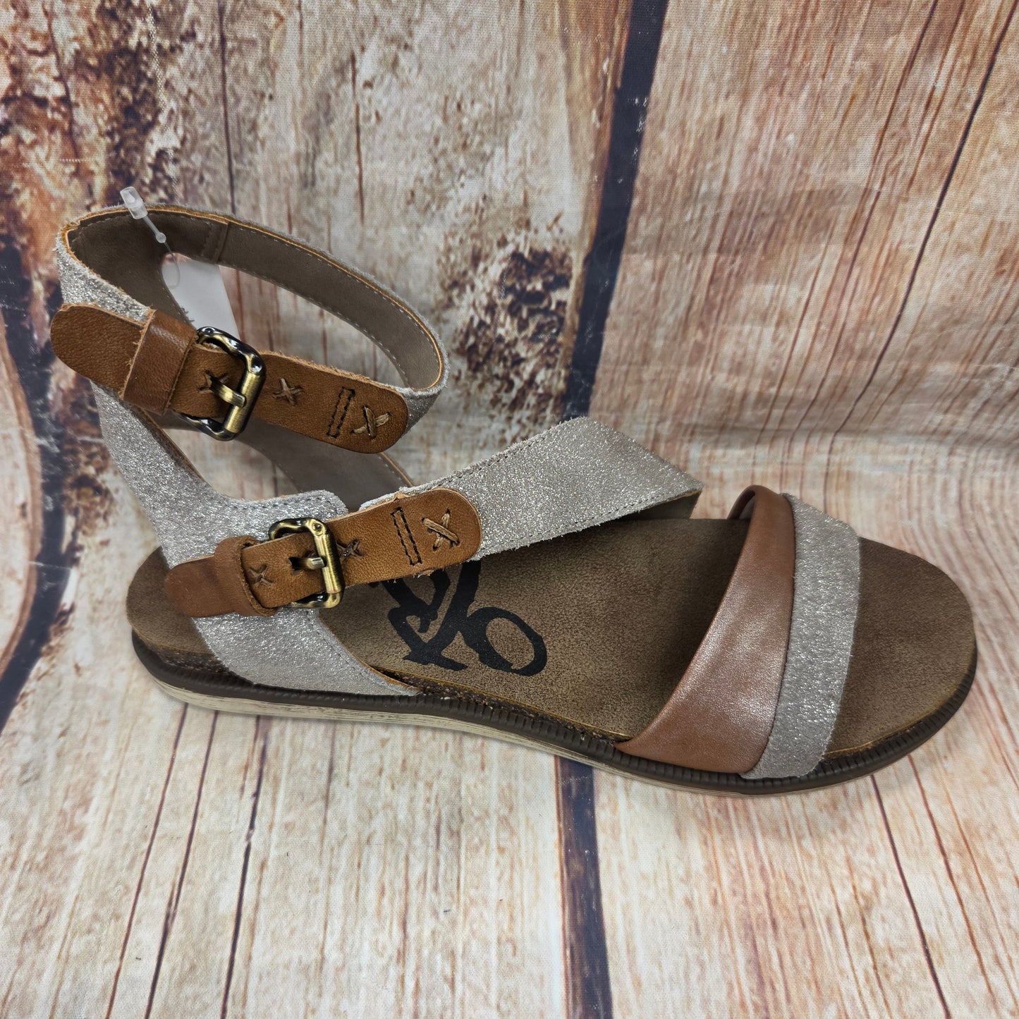 CLEARANCE OTBT March On Grey Silver Sandal #11