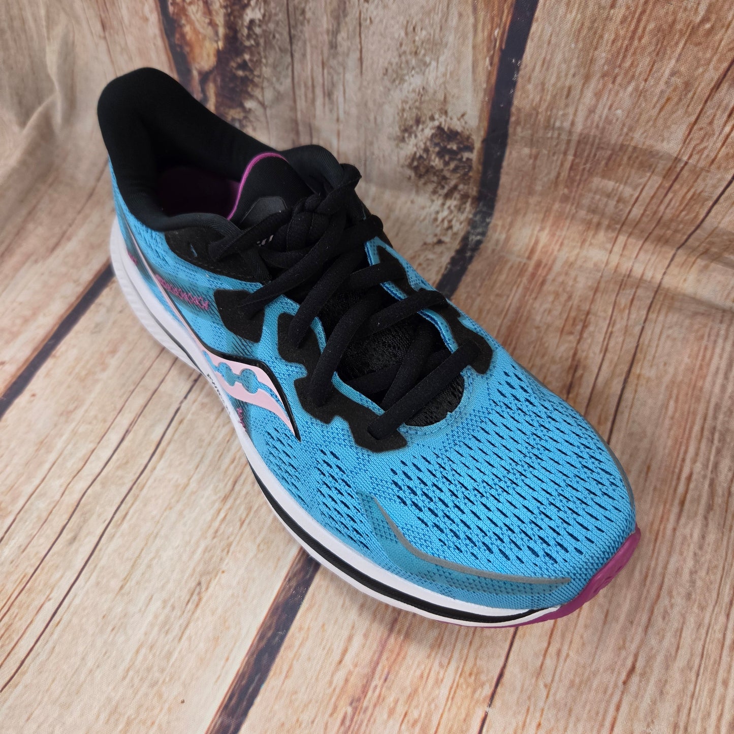 CLEARANCE Saucony S10681-30 Omni 20 Women's