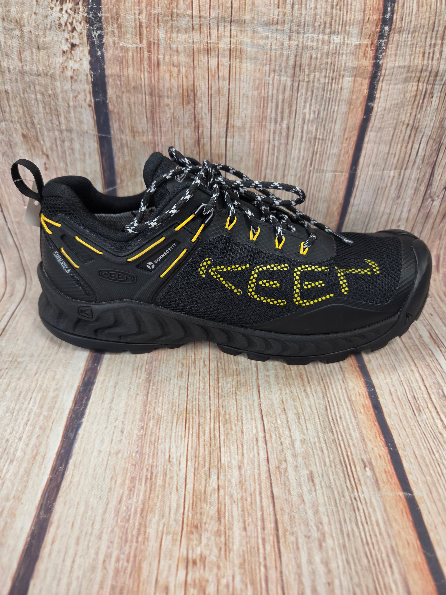CLEARANCE Keen 1025910 NXIS EVO WP Black/Yellow Men's