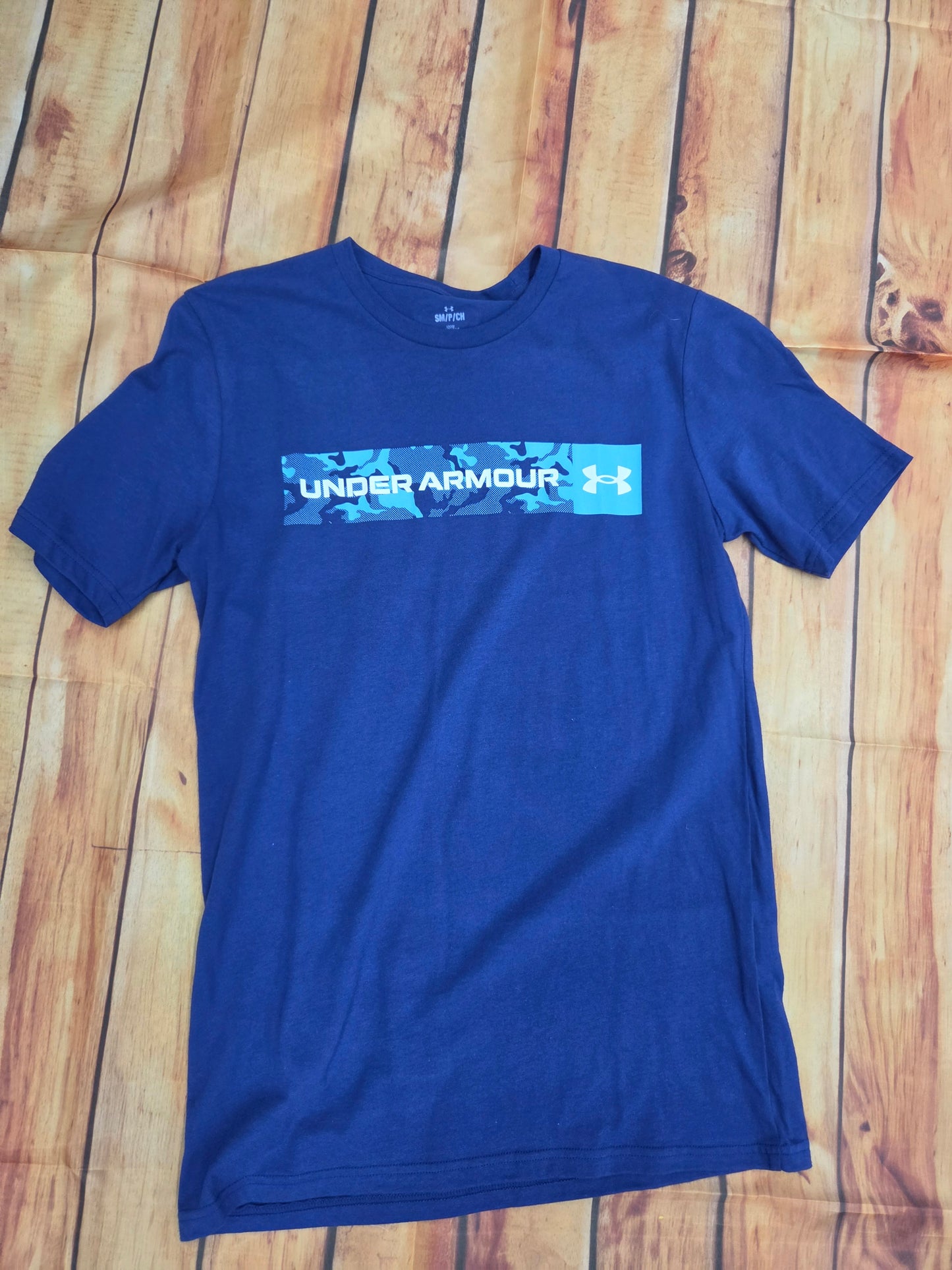 UA CAMO CHEST STRIPE SS BLUE 1376830