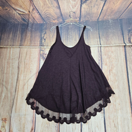 ANGIE SLUBBY V NECK LACE HEM TANK X2N56