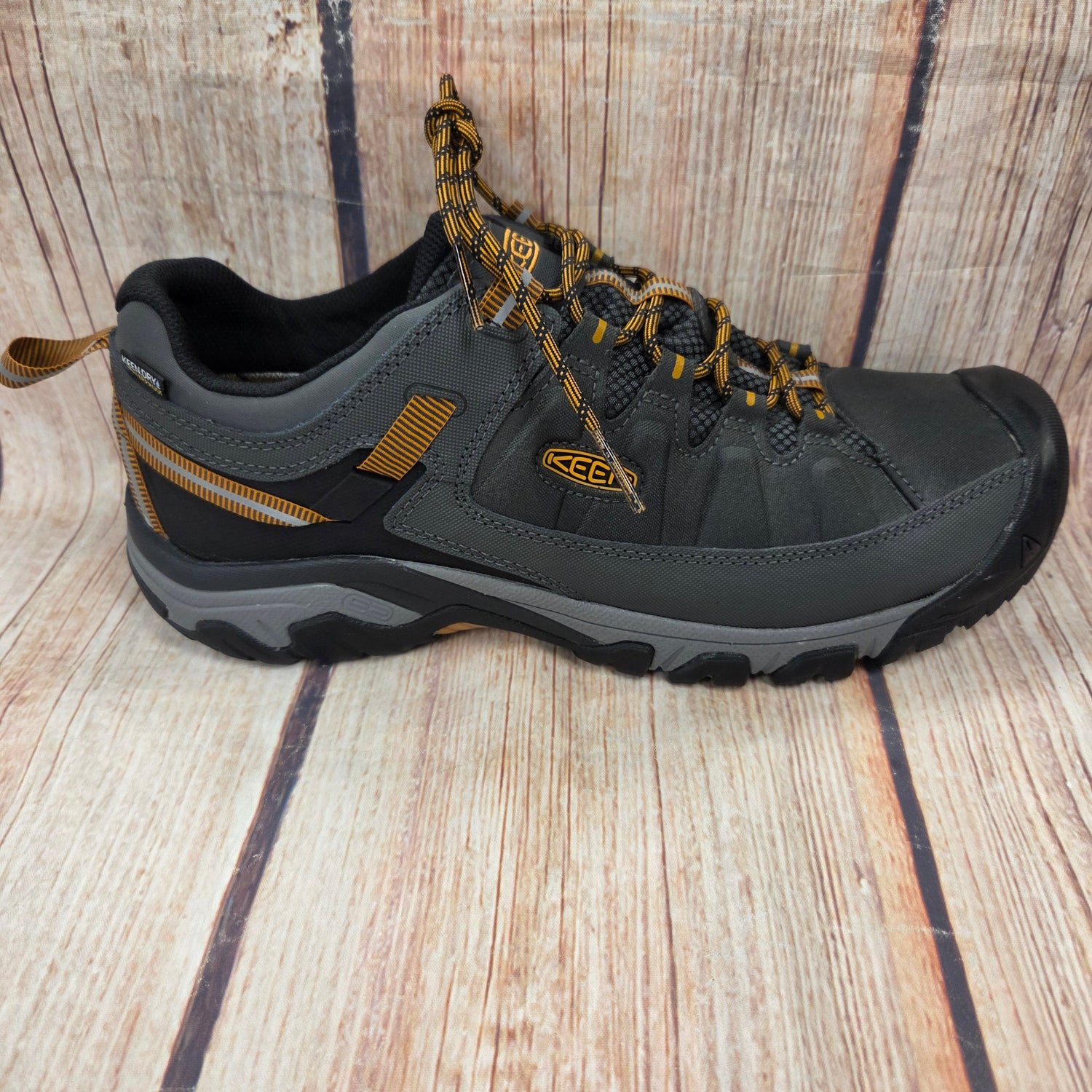 KEEN FOOTWEAR
