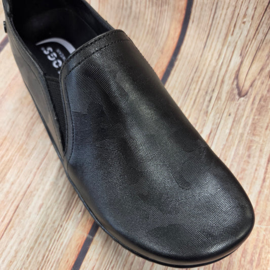 CLEARANCE Klogs 0543 Moxy Black #35