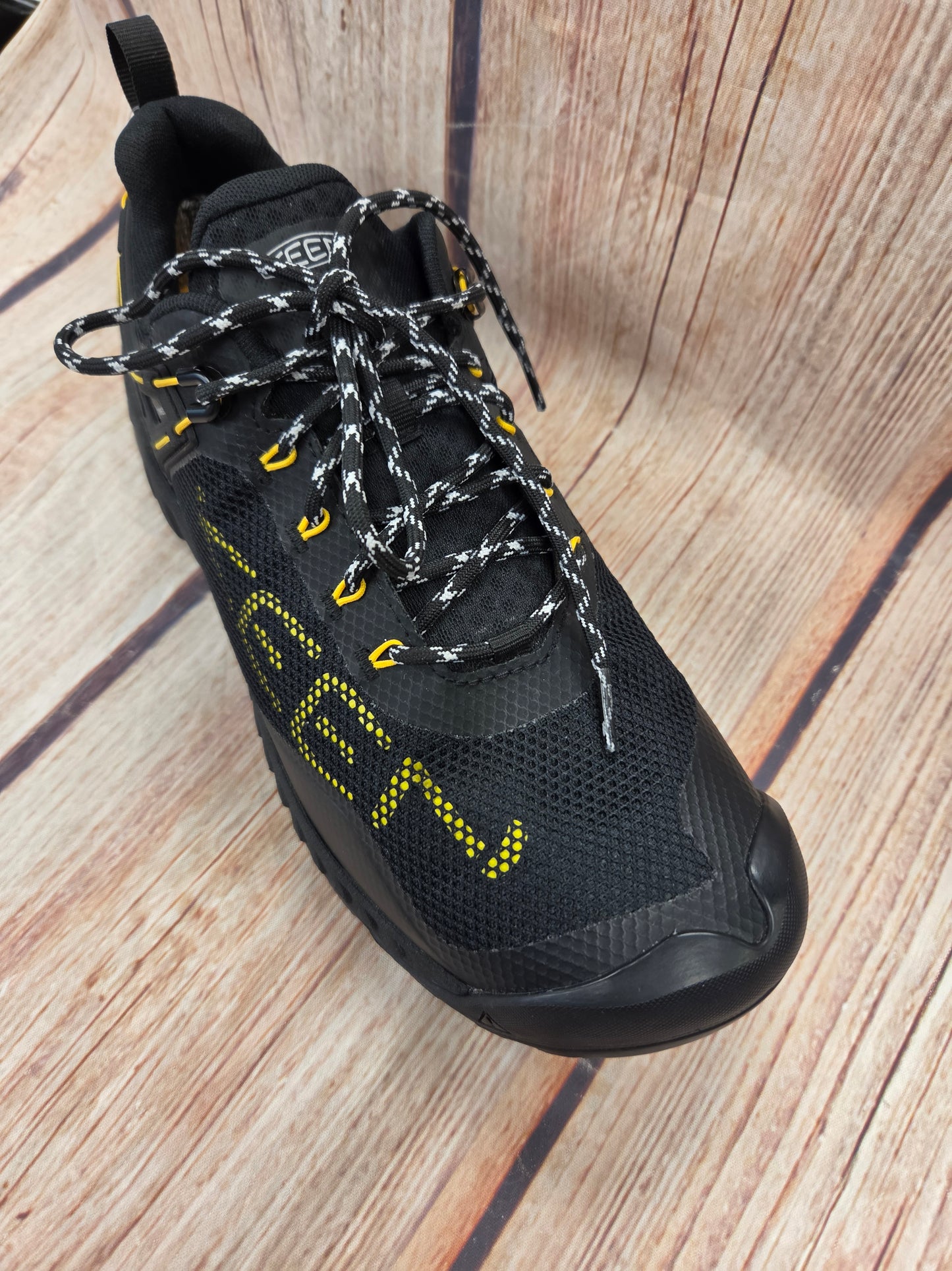 CLEARANCE Keen 1025910 NXIS EVO WP Black/Yellow Men's