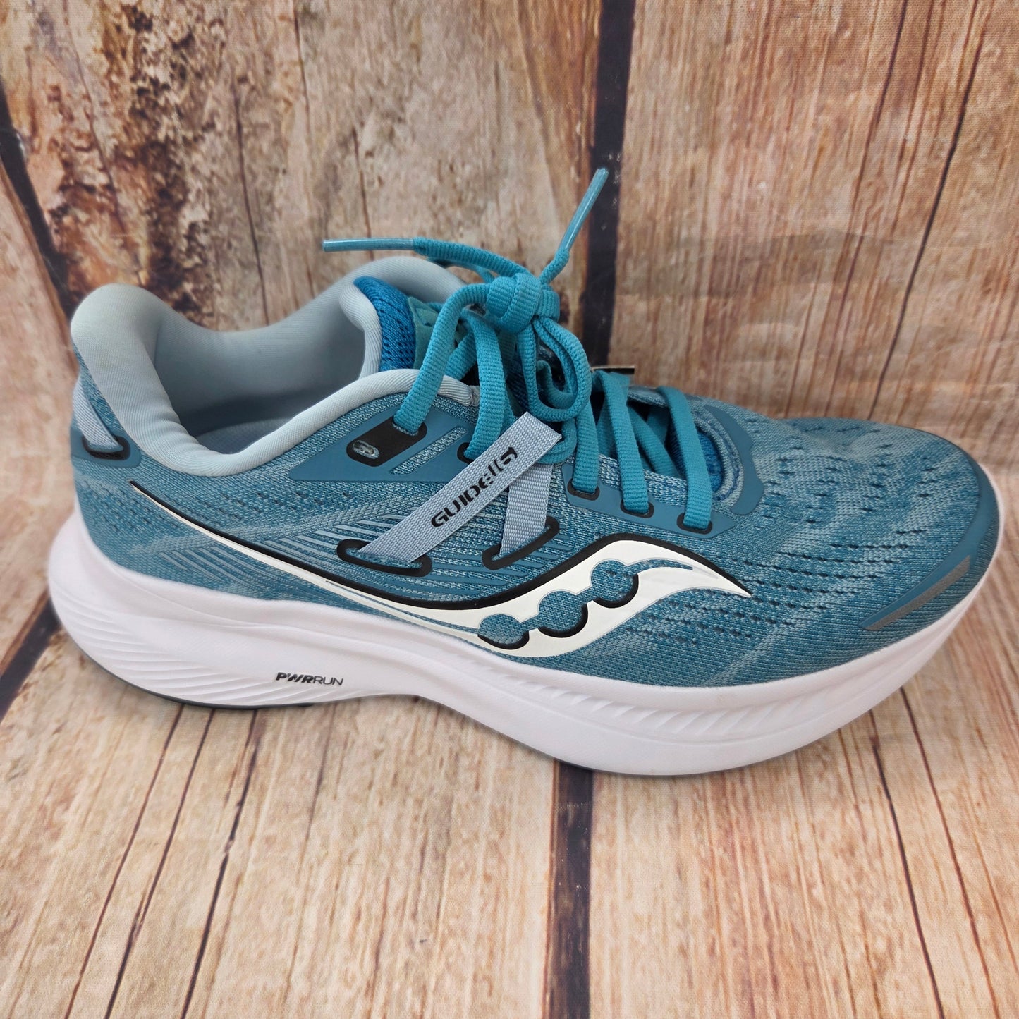CLEARANCE Saucony S10810-23 Guide 16 Ink/White Women's #000